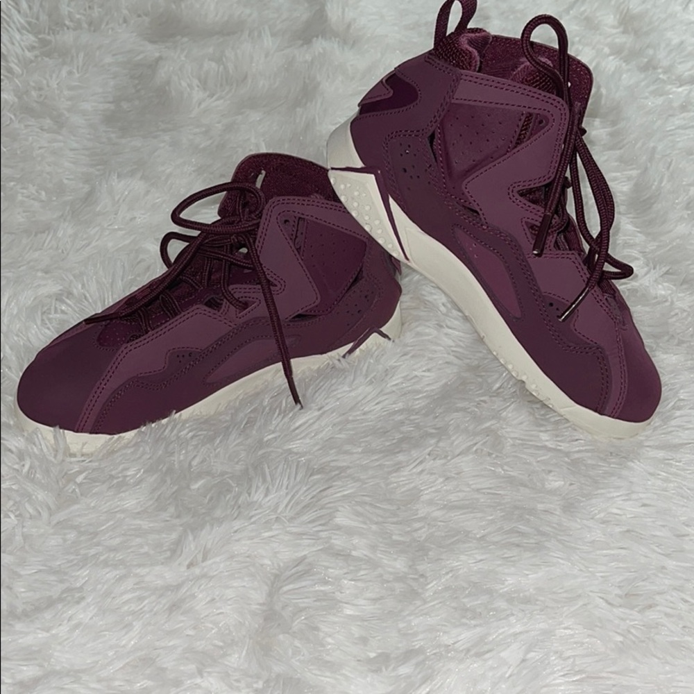 Kid’s Jordan True Flight Sneakers